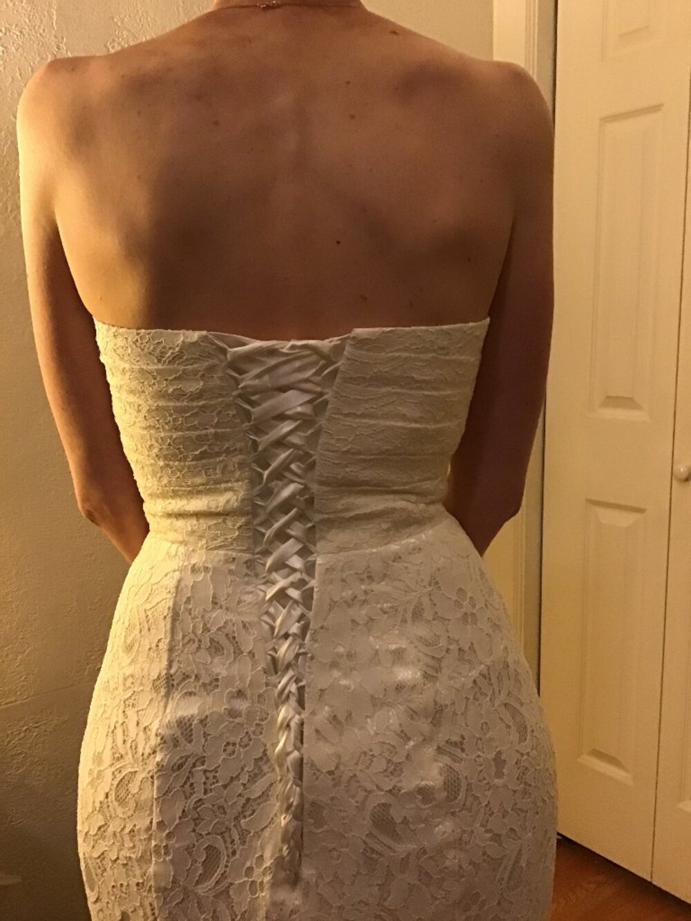 Elegant White Lace Wedding / Formal Gown – Adjustable Fit (Approx. Size 0–6) - Picture 6 of 14